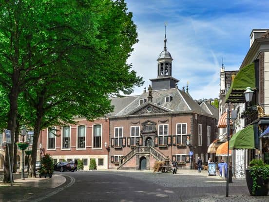 Koeriersdienst Vlaardingen voor de Waterweg en het havengebied