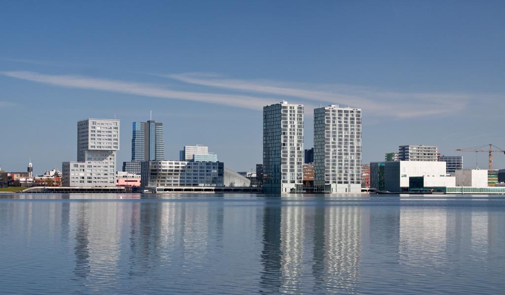Spoedkoerier bezorgt pakket in Almere